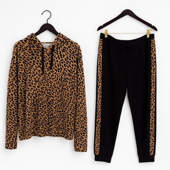 Jenni Tops - Jenni Brown Leopard Print Lounging Set.Hoodie and Pants. Size XXLarge.